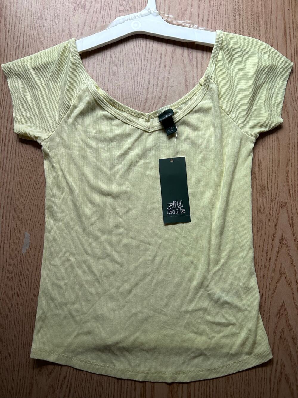 New Women’s Wild Fable T-Shirt Top Lightweight Stretchy Lt Yellow size Xs/Small